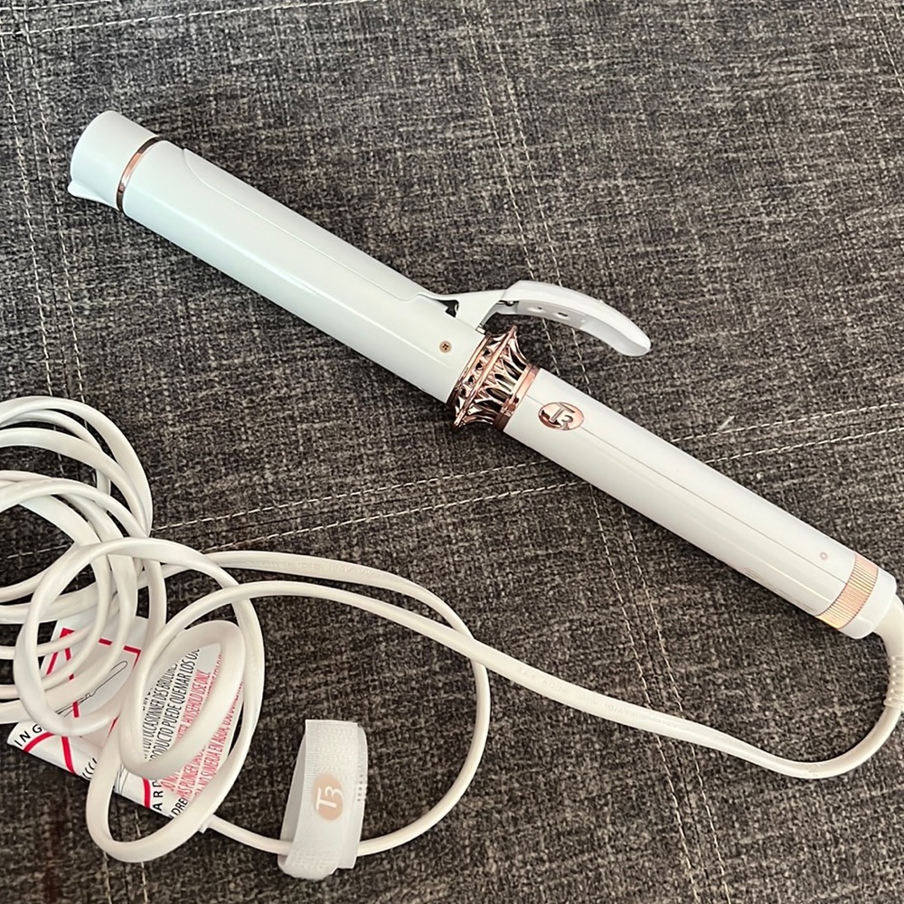 T3 single pass 1.25” curling iron